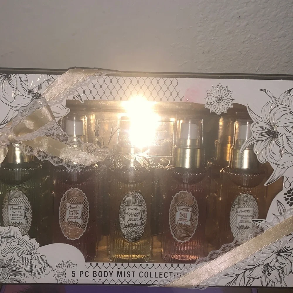 Nanette Lepore Women's Body Mist Collection with Gold and Cream Accents - Picture 7 of 7